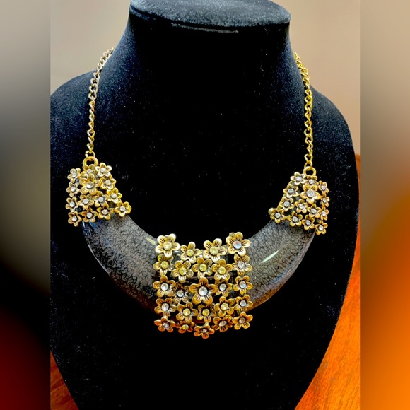 Jewelry - Statement Necklace